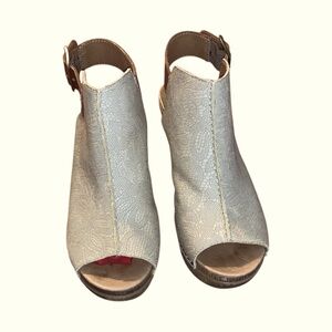 Dansko Tan/Beige/Brown Peep Toe Slingback Sandals Sz 38( US 7.5-8)